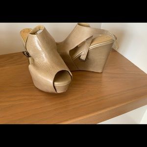 Soft Leather plateform sandals from CNC in nude colour
